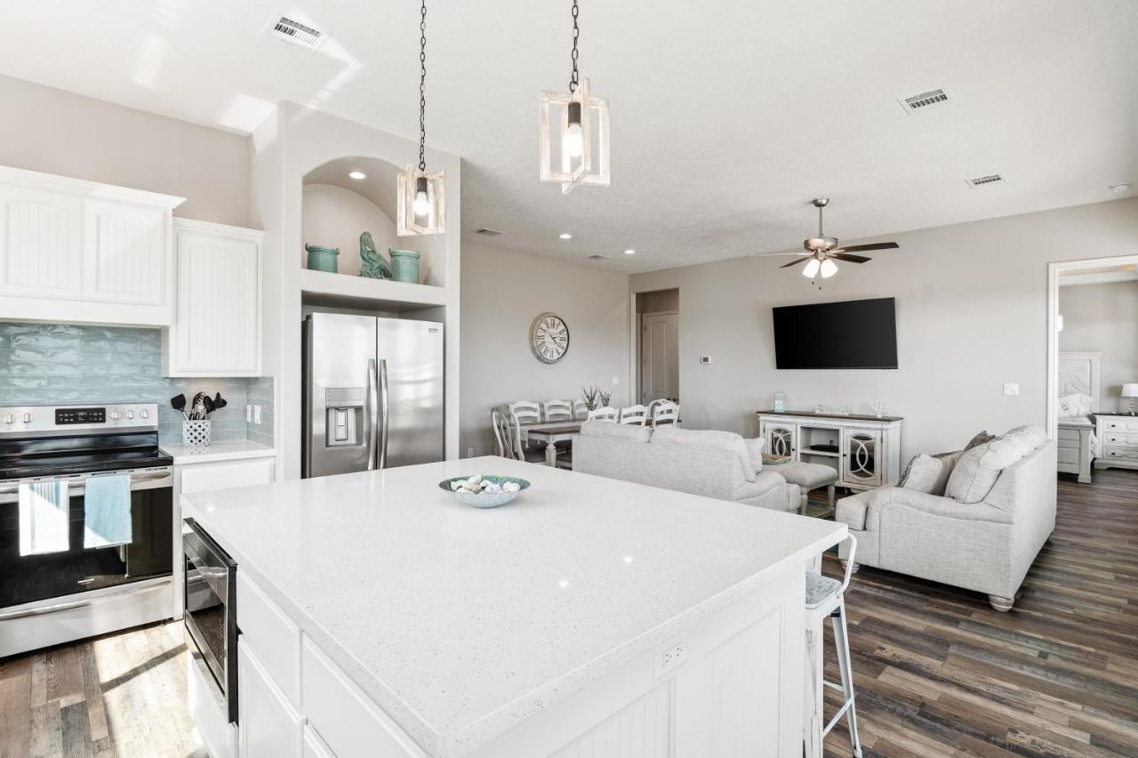 Stylish 4Br Crystal Beach Retreat Walk To Beach Bolivar Peninsula Ngoại thất bức ảnh