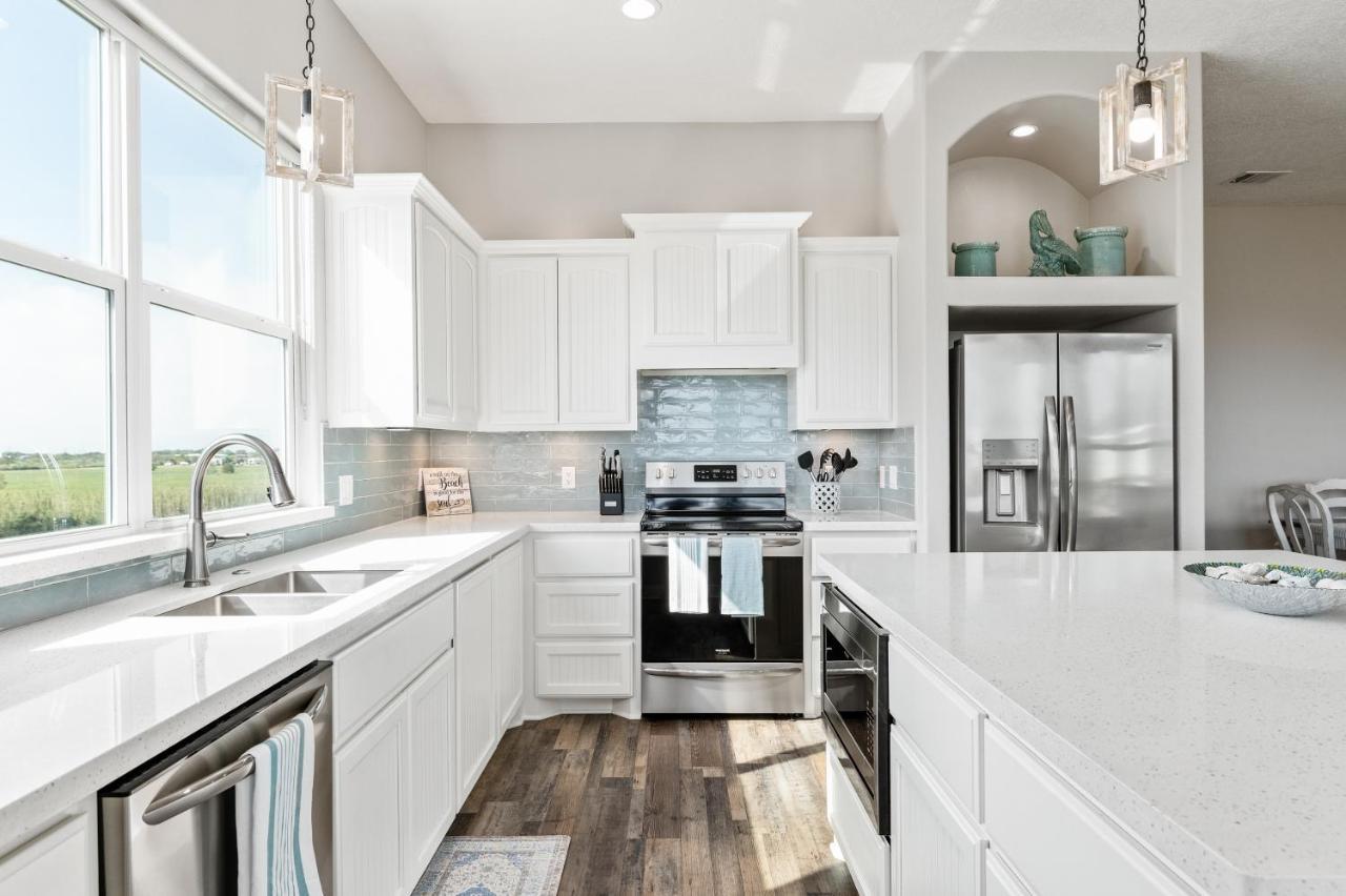 Stylish 4Br Crystal Beach Retreat Walk To Beach Bolivar Peninsula Ngoại thất bức ảnh