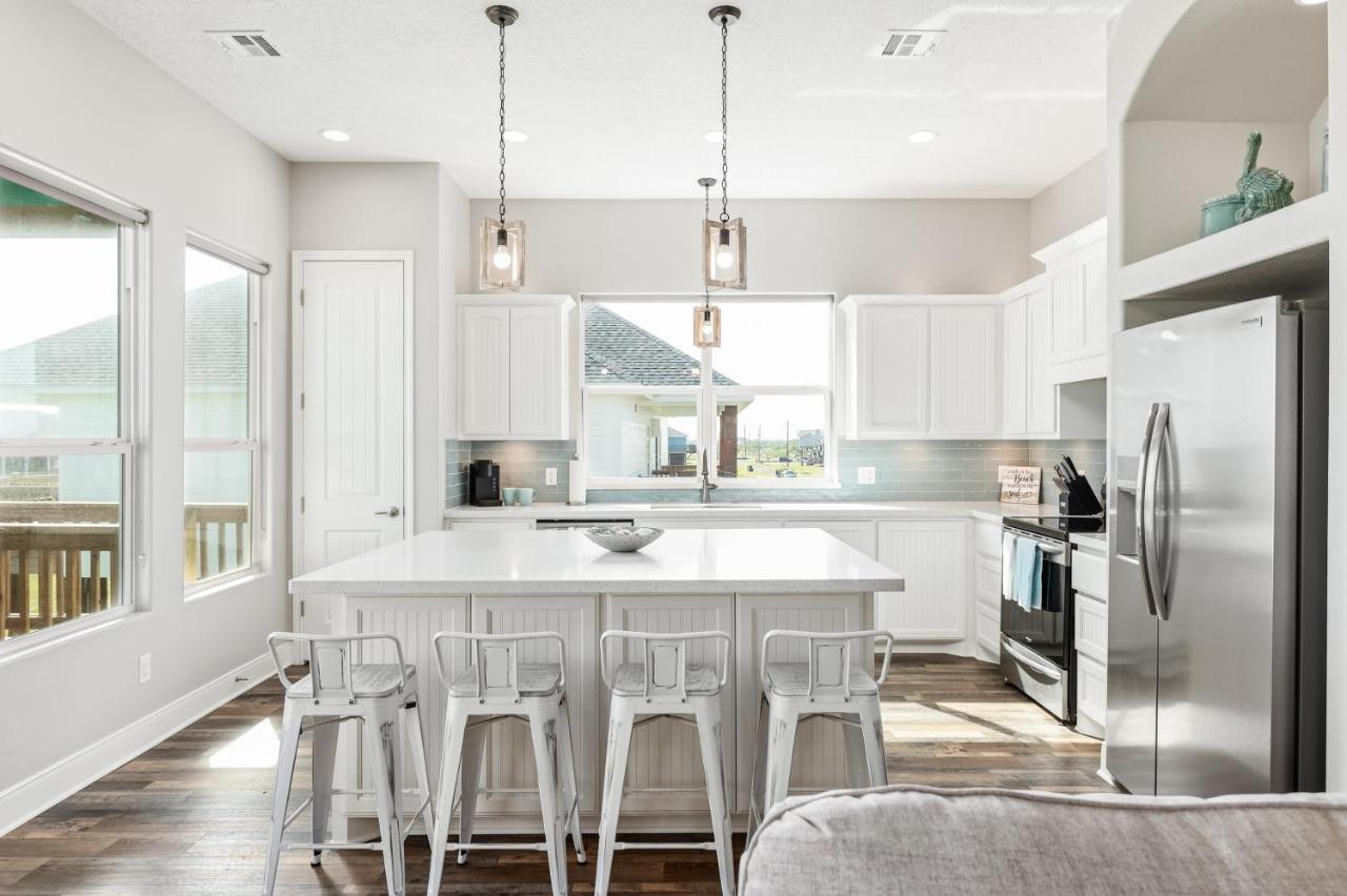 Stylish 4Br Crystal Beach Retreat Walk To Beach Bolivar Peninsula Ngoại thất bức ảnh